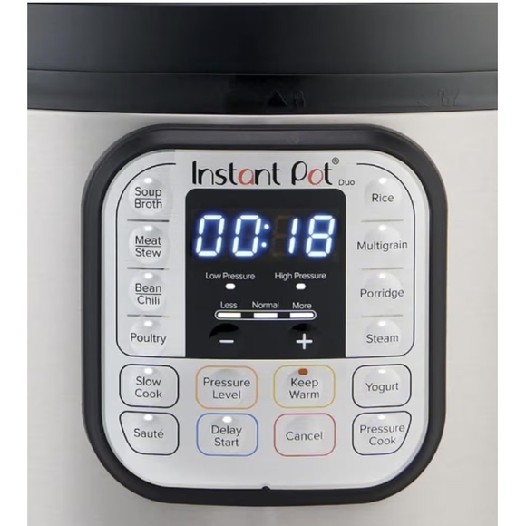 Instant Pot Black Multi-Function Cooker. - Picture 4 of 4